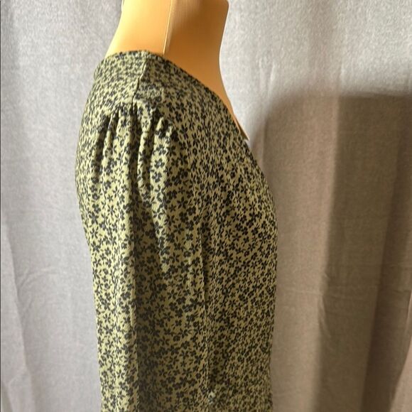 Women's Floral Dress - Black and Green - Picture 13 of 14